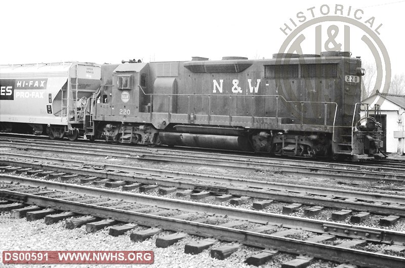 N&W EMD GP35 No. 220 at Waynesboro VA