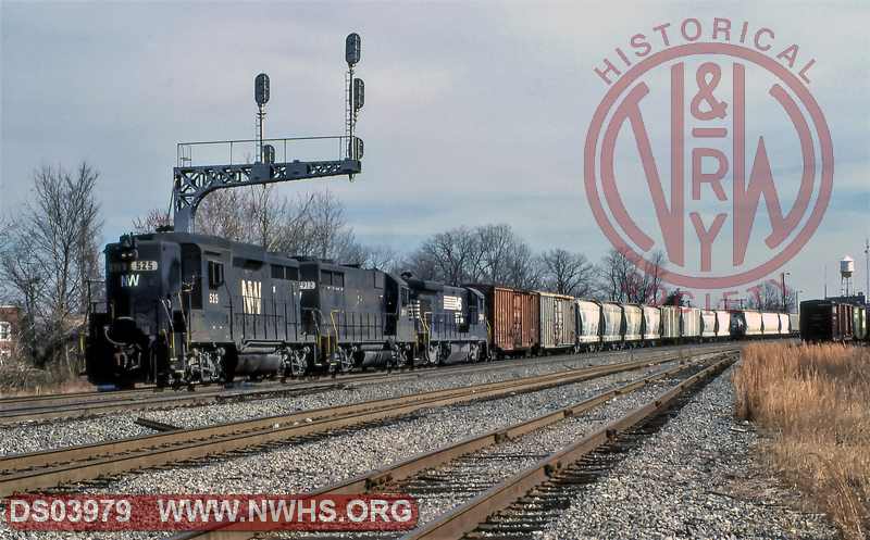 N&W GP30 #525 leading a southbound mixed freight at Greensboro, NC