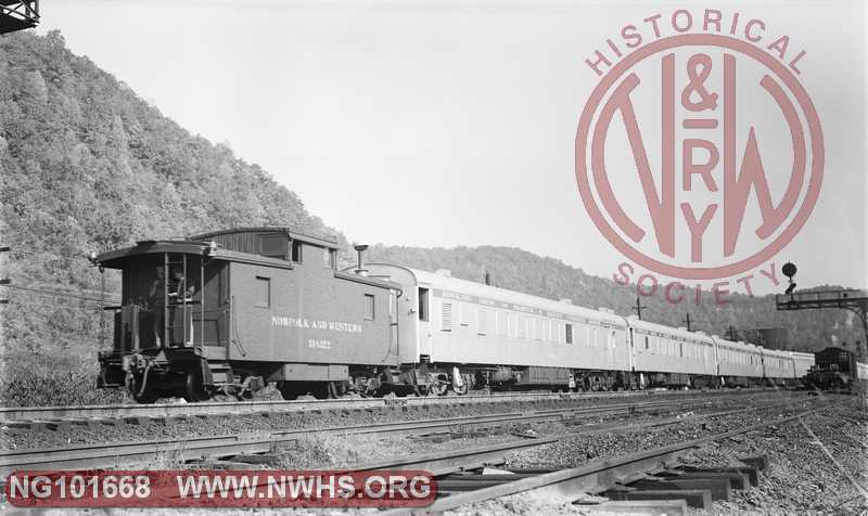 N&W Caboose CF 518322 on Circus train at Elliston, VA