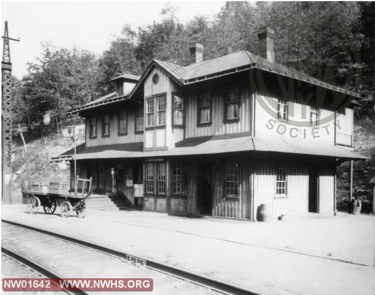 Maybeury, West Virginia  Passenger Station (W/Agent living quarters)