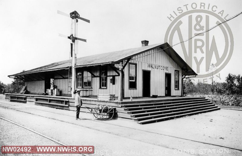 Walnut Cove, NC  Combination Station, B&W