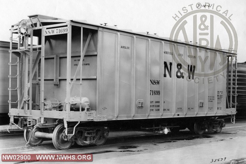 HC-12 Covered Hopper #71699, 5/8 View, B&W