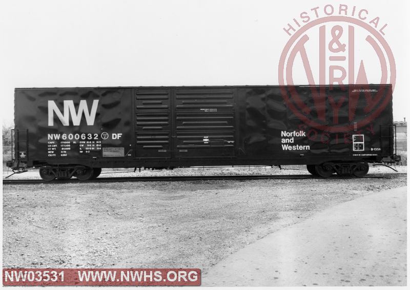 Class B135a Box Car #600632 B&W,Side View