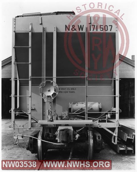 Class HC64 Covered Hopper #171507 B&W,"B" End View