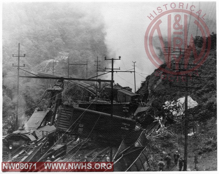 N&W clean up of derailment of at Maybeury, WV