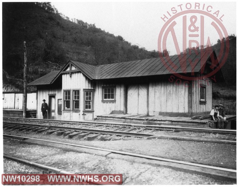 N&W Combination station at Wharncliffe, WV