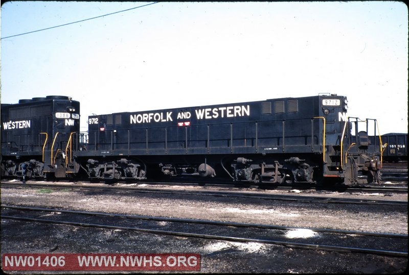 NW 9712 EMD Slug & NW 1386 EMD GP 40, R Front 3/4 View, @ Norfolk, VA