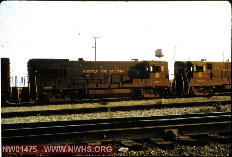 NW # 1960, GE U30B, L side view @ Bellevue, OH