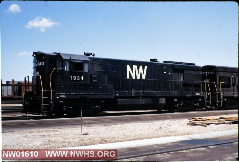 NW #1934,  GE U30B, R rear 3/4 view, @ North Platte, NE