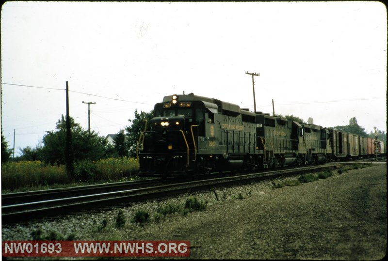 NW #2907,  EMD GP30, ex NKP #907, L front 3/4 view @ Maple Grove, OH