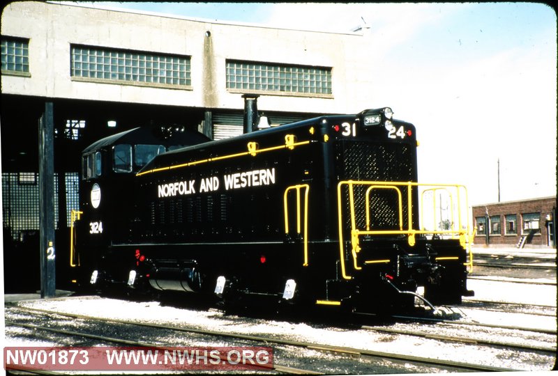 N&W GMD LTD SW8 #3124 at Bellevue, OH