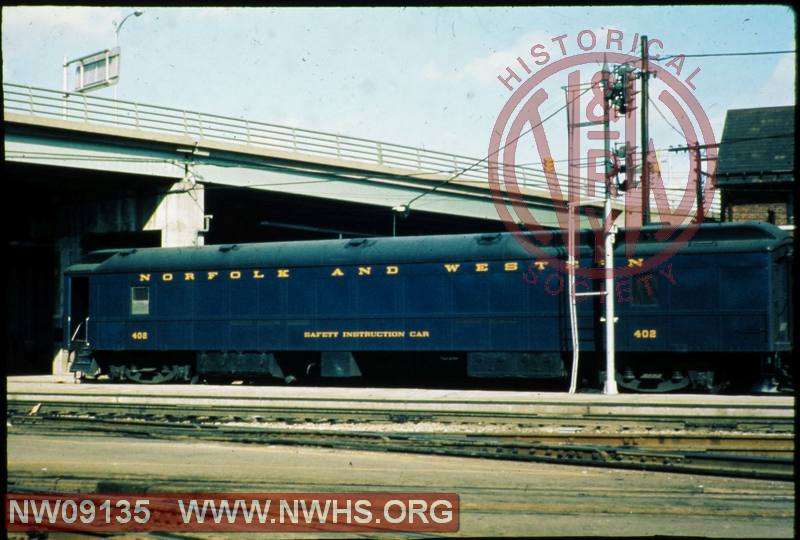 NW 402 Safety Instruction Car