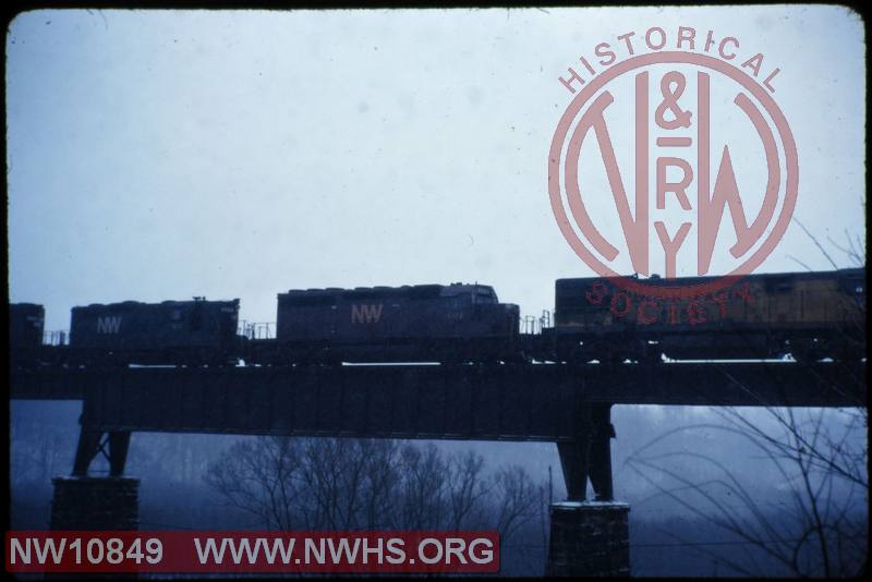 N&W EMD SD40-2 #6175 at Conneaut, OH