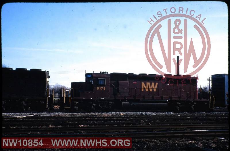 N&W EMD SD40-2 #6175 at Conneaut, OH