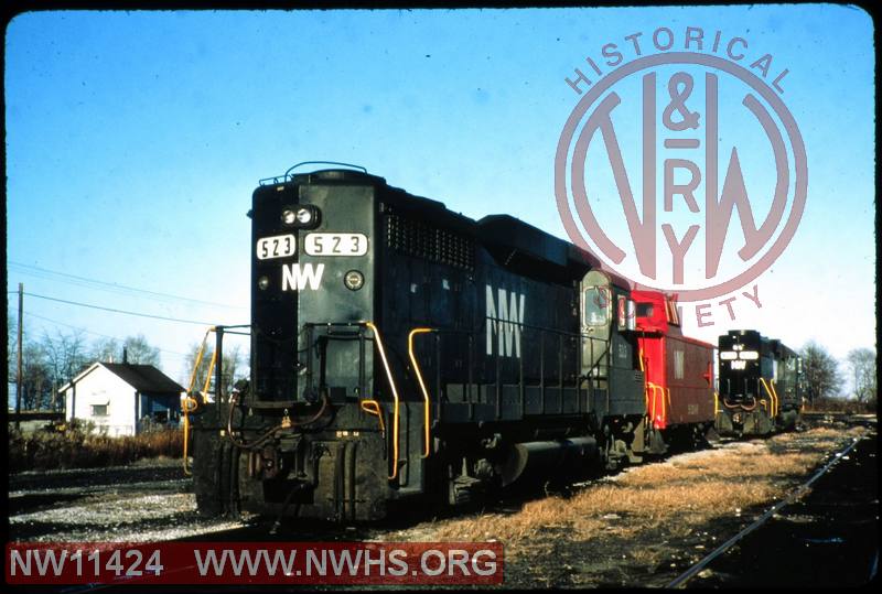 N&W EMD GP30 #523 at Fostoria, OH