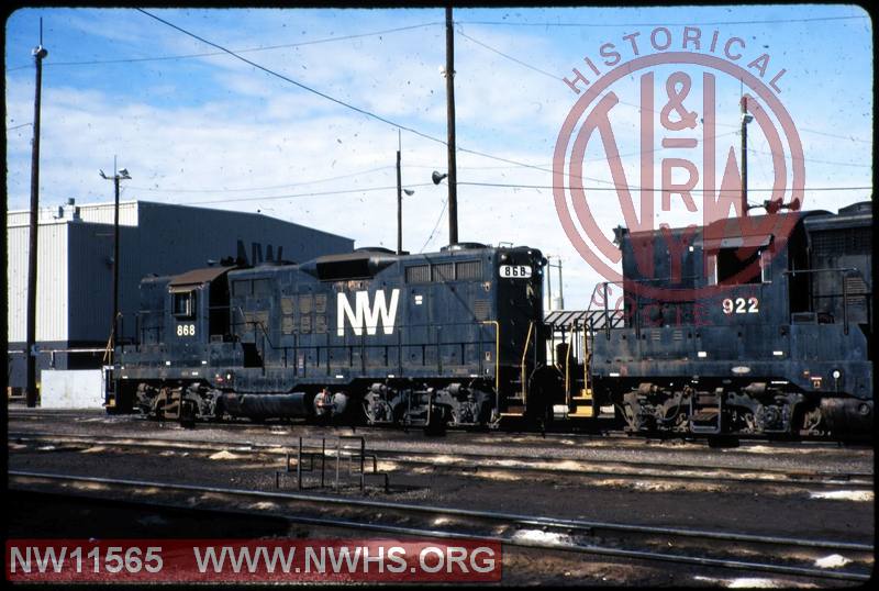 N&W EMD GP9 #868 at Bellevue, OH