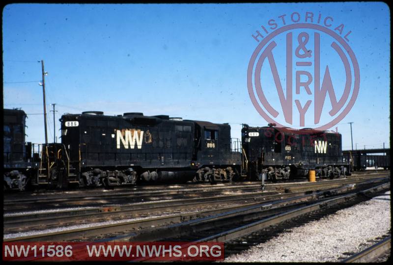 N&W EMD GP9 #886 and N&W EMD GP9 #685 at Bellevue, OH