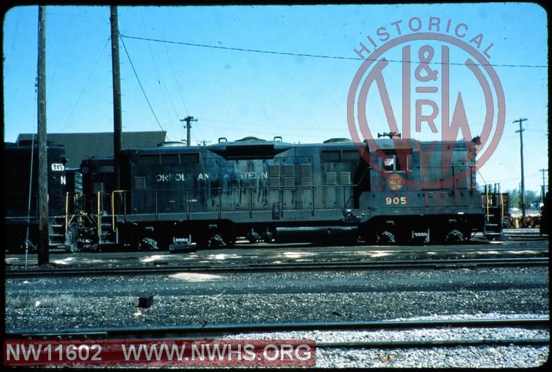 N&W EMD GP9 #905 at Conneaut, OH