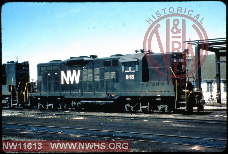 N&W EMD GP9 #913 at Conneaut, OH