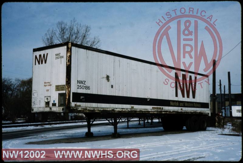 NWZ 250186 Intermodal Trailer at Bellevue, OH 12-89