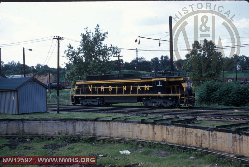 VGN EL-C #134 by turntable pit in Roanoke.