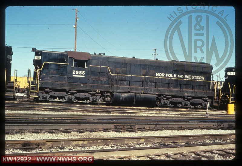 N&W EMD SD9 #2955 at Bellevue, OH