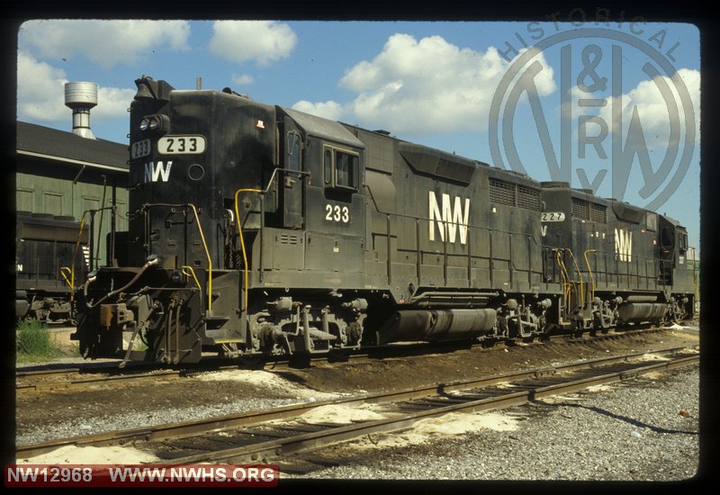 N&W EMD GP35 #233 at Ludlow, KY