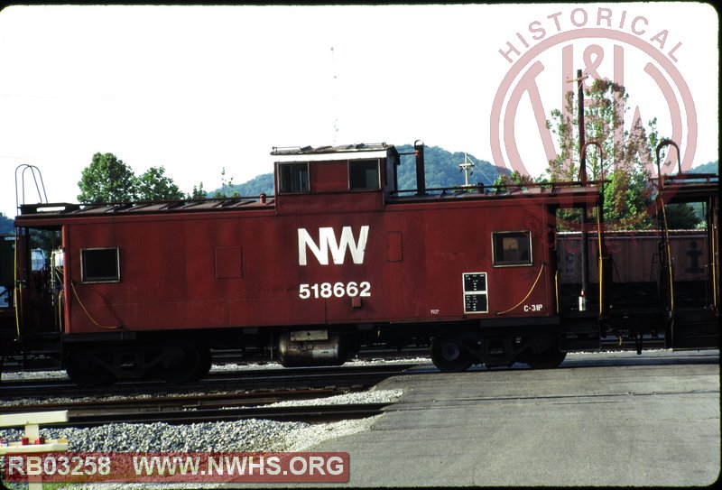 N&W Class C31P Caboose #518662 at Portsmouth, OH