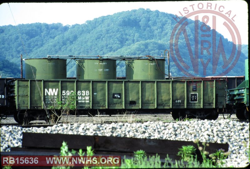 N&W Class G26 Gondola, W/ Water Tanks #590638 at Portsmouth, OH