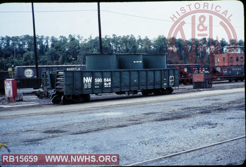 N&W Class G26 Gondola, W/ Water Tanks #590644 at Roanoke, VA