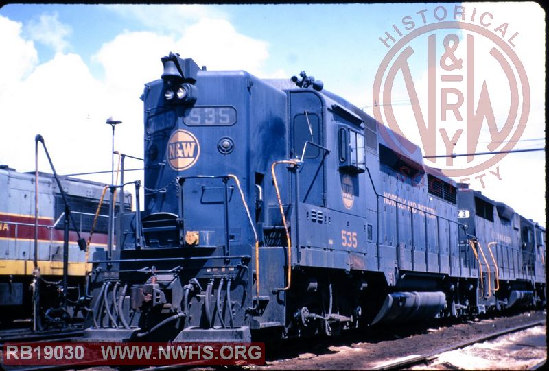 N&W EMD GP30 #535 at Sloan, NY