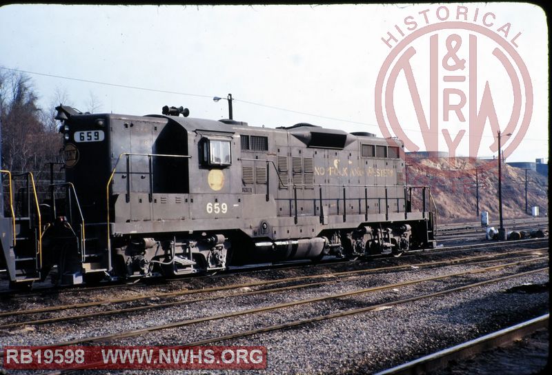 N&W EMD GP9 #659 at Roanoke, VA