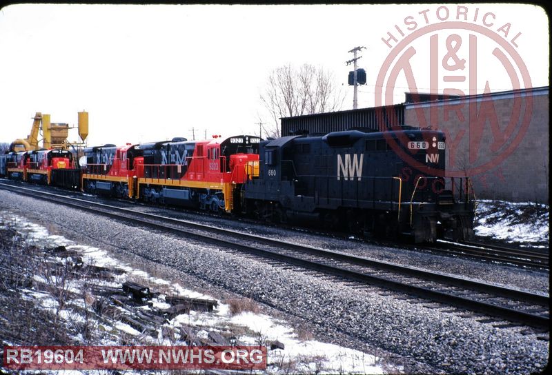 N&W EMD GP9 #660 at Erie, PA