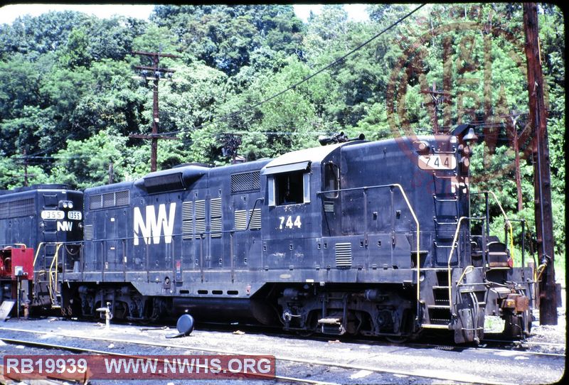 N&W EMD GP9 #744 at Cincinnati, OH