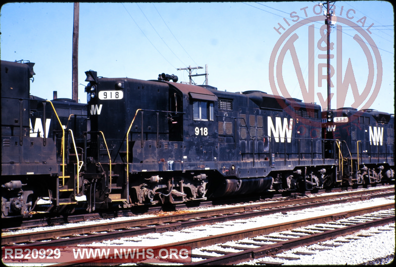 N&W EMD GP18 #918 at Bellevue, OH