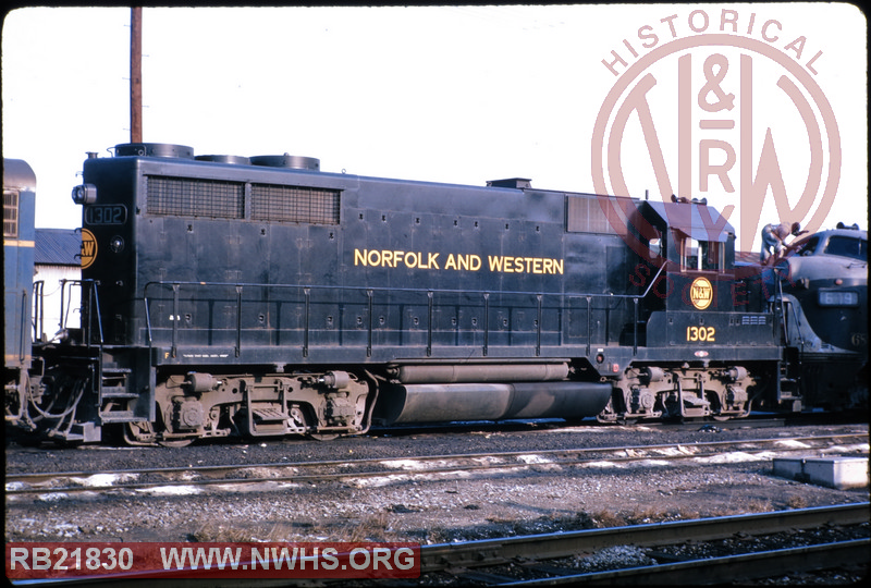 N&W EMD GP35 #1302 at Detroit, MI