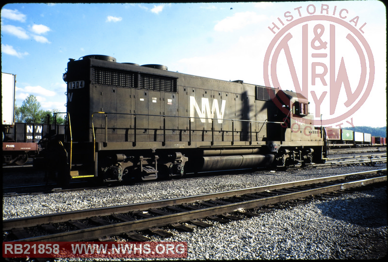 N&W EMD GP35 #1304 at Bellevue, OH