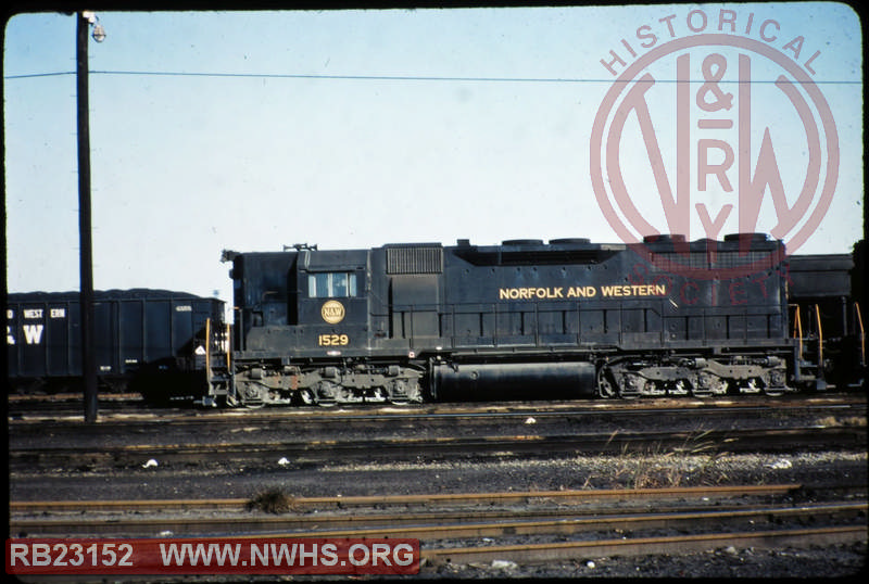 N&W EMD SD35 #1529 at Norfolk, VA