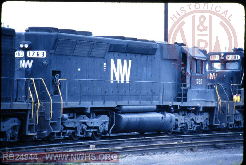 NWHS RB24944-Slide