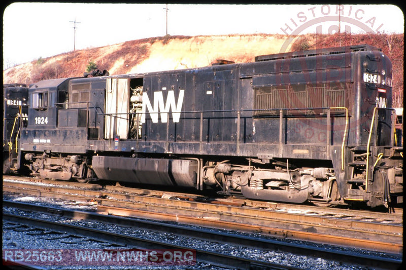 N&W GE U28B #1924 at Roanoke, VA