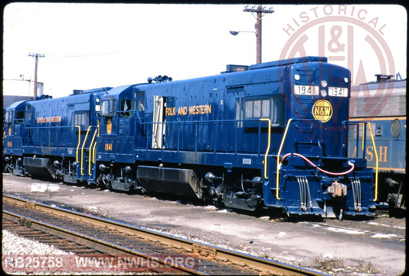 N&W GE U30B #1941 at Decatur, IL