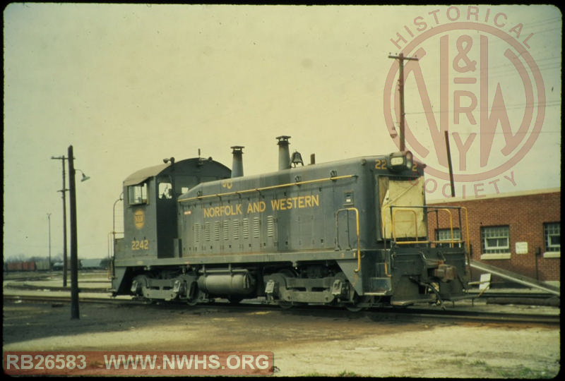 N&W EMD SW9 #2242 at Fort Wayne, IN