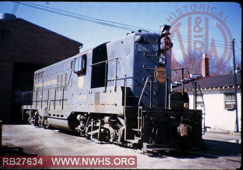 N&W EMD GP9 #2458 at Brewster, OH