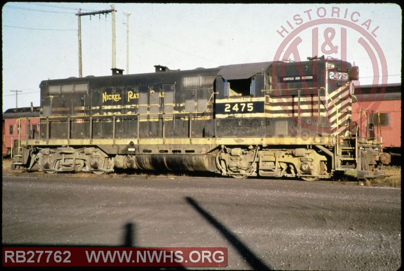 N&W EMD GP9 #2475 at Bellevue, OH