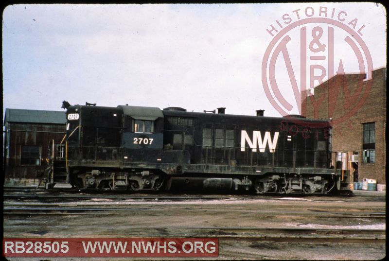 N&W EMD GP18 #2707 at Kansas City, MO