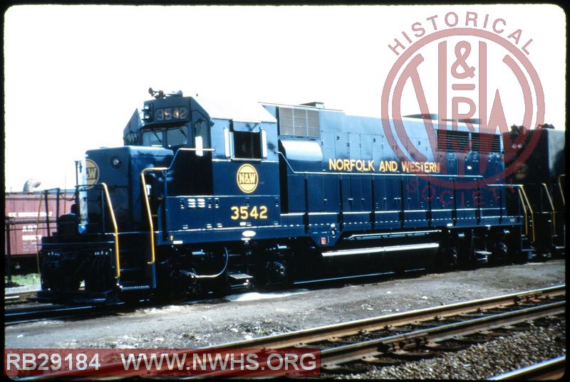 N&W EMD GP35 #3542 at Chicago, IL