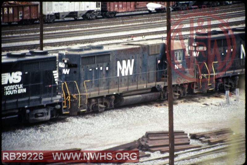 NWHS RB29226-Slide