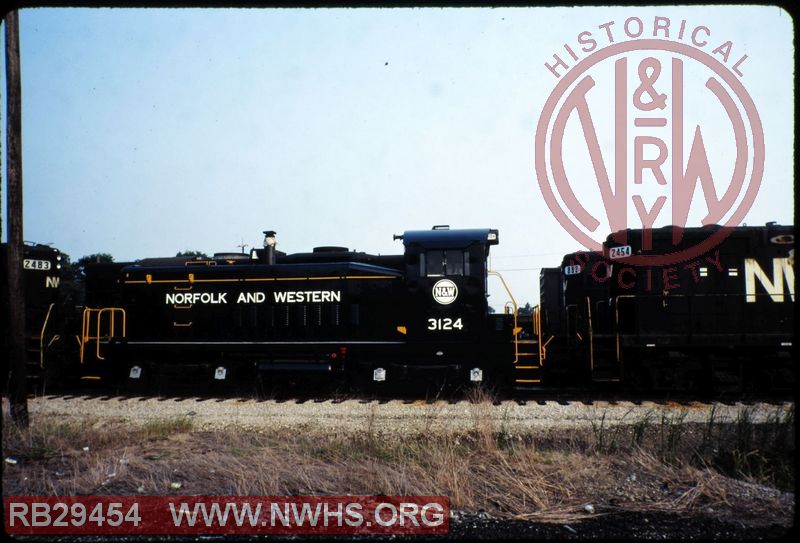 N&W GMD-LTD SW8 #3124 at Bellevue, OH