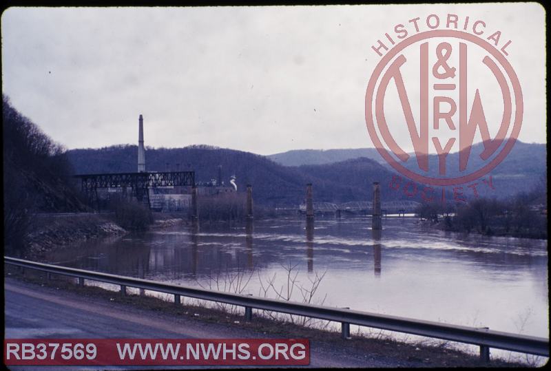 Former VGN New River Bridge at Glen Lyn, VA during removal.