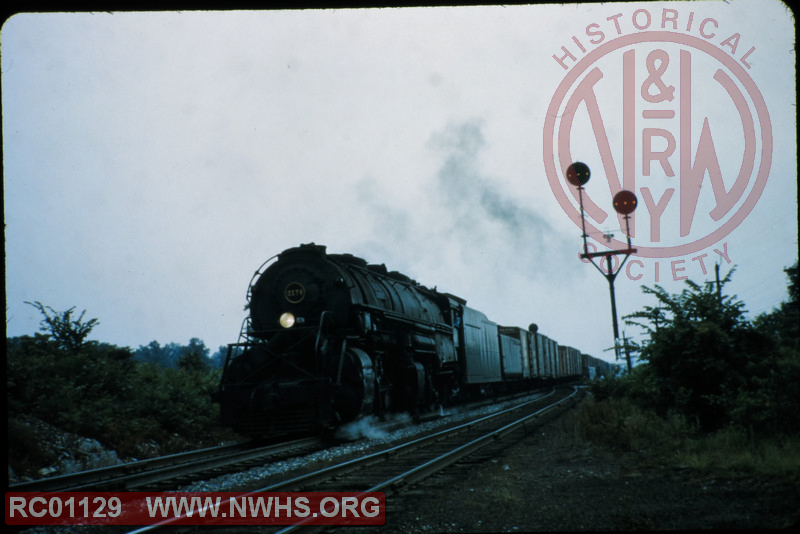 N&W Class Y6b #2174 passing position signal lights